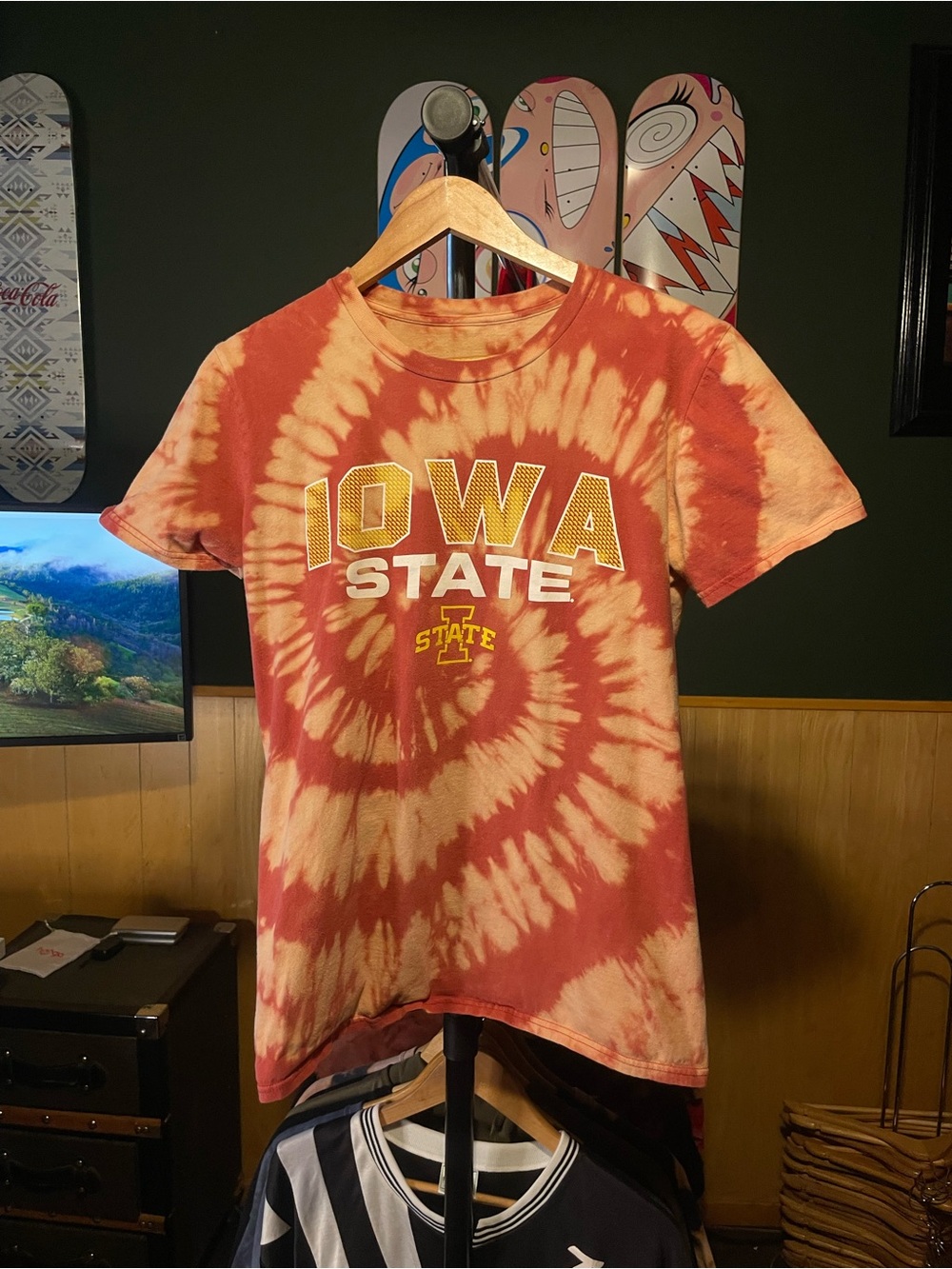 Iowa State Hawkeyes men’s M Tie-Dye T-Shirt - Red & Yellow
